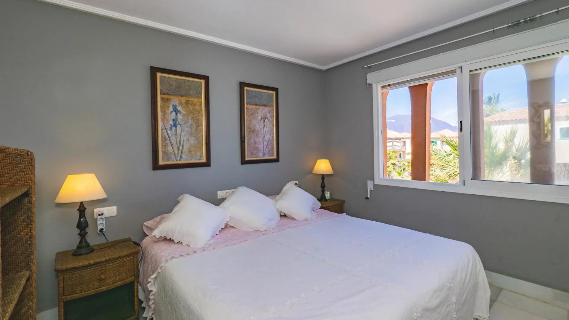 Cubo'S Beachfront Marina De Casares House Manilva Holiday home