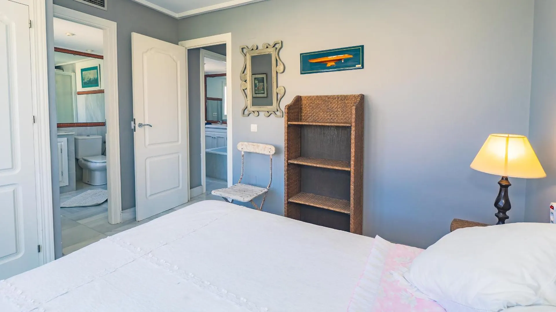 Cubo'S Beachfront Marina De Casares House Manilva 0*,
