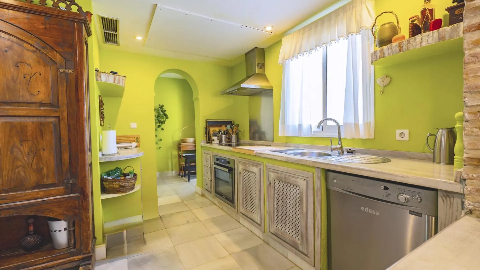 Cubo'S Beachfront Marina De Casares House Manilva