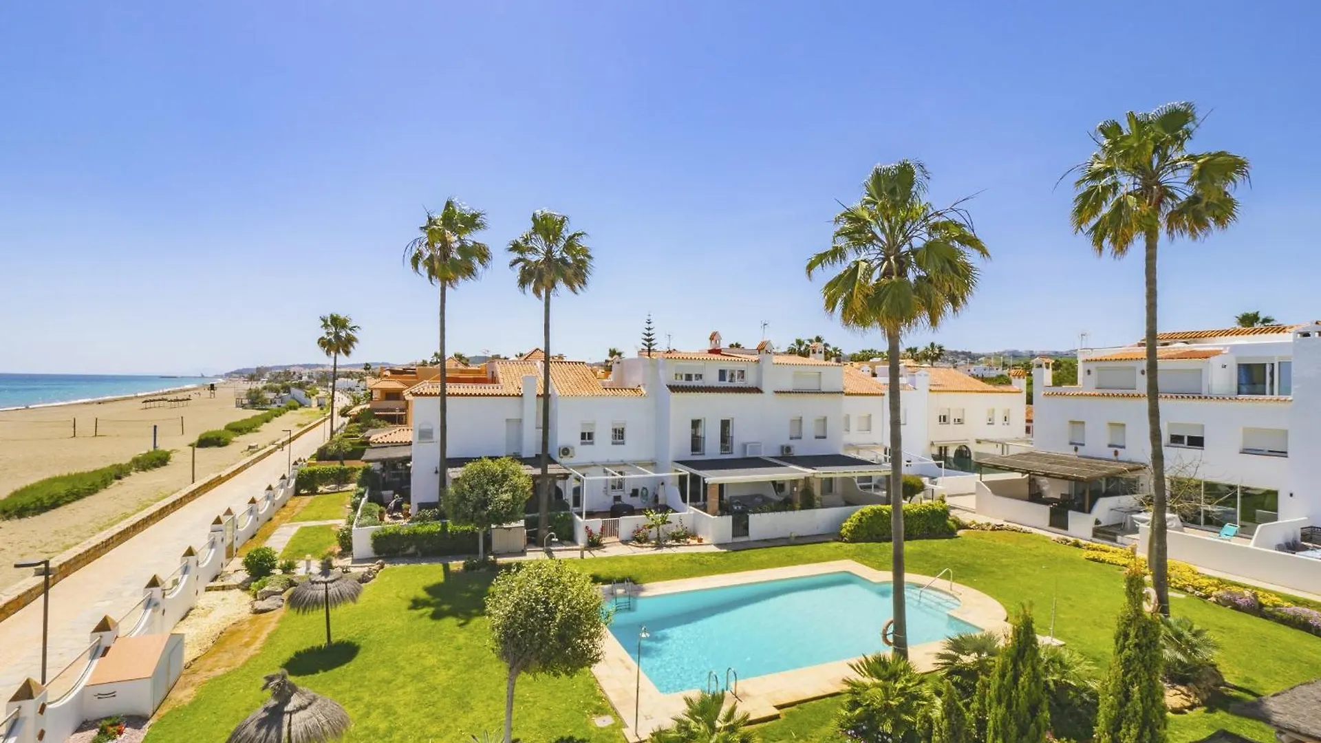 Cubo'S Beachfront Marina De Casares House Manilva